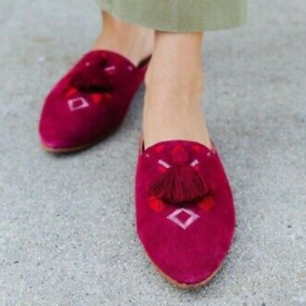 Soludos Suede Palazzo Mules in Red with Tassels. Size 9. New in Box!
